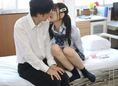 Anh nam sinh yếu đuối được khoa khôi địt ngay trong lớp